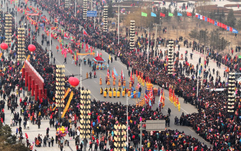 网络用语万人空巷的意思是什么?万人空巷出自哪里?